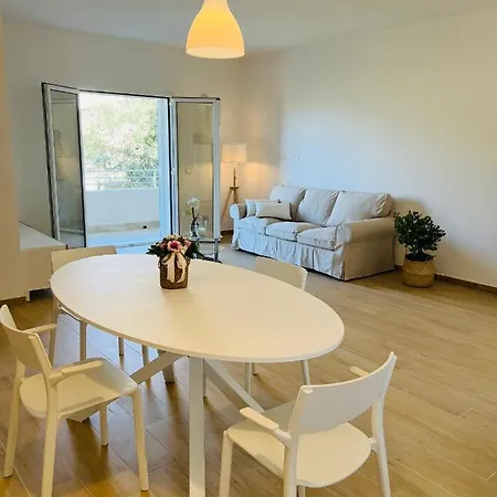 Casa Di Tinny アパート Barbusi